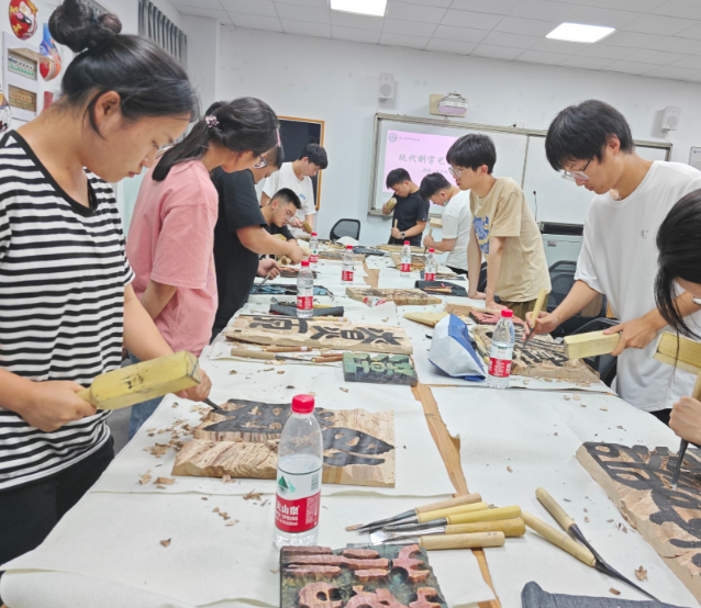 审美意象使学生在美的熏陶中天然生发对真善美的向往 审美意象使学生在美的熏陶中天然生发对真善美的向往